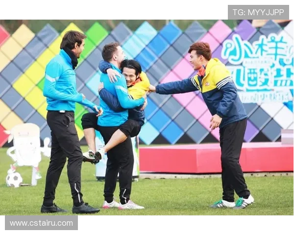 足球明星漫画风格的精彩瞬间图片集锦展现球场魅力与个性魅力